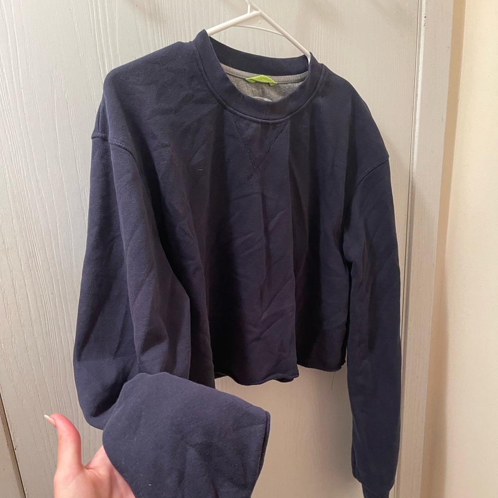 Cropped crew neck